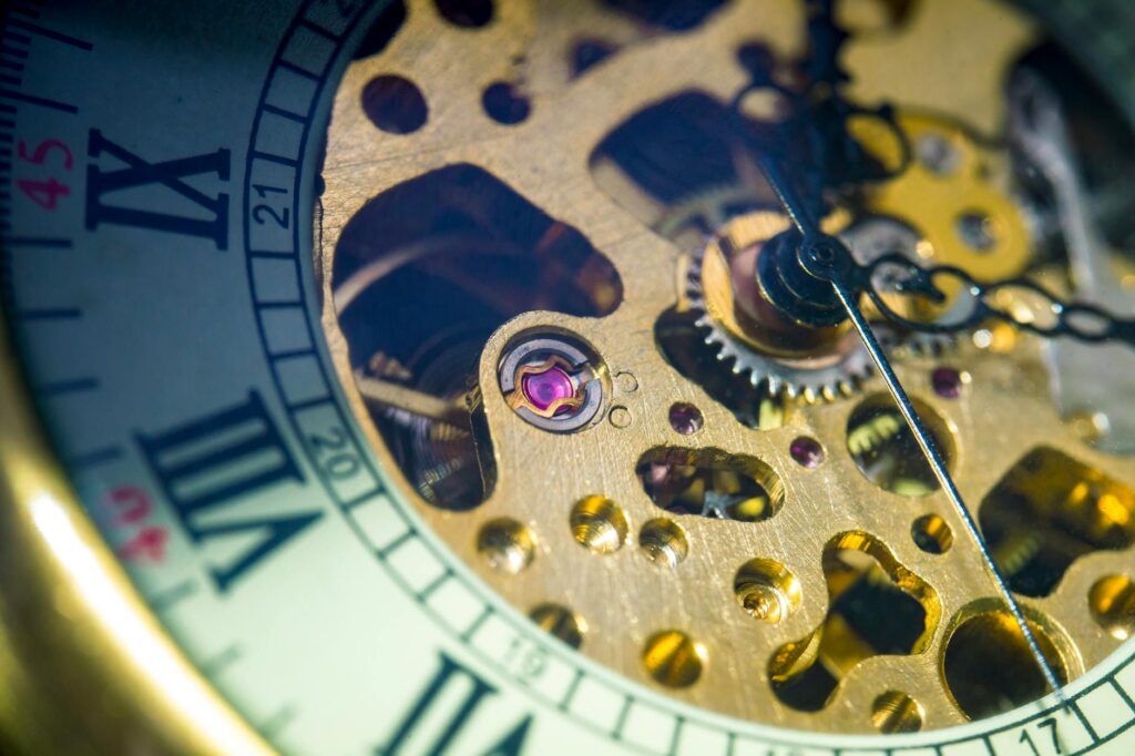 Mechanical vs Quartz Watches: 2026 Investment Insights