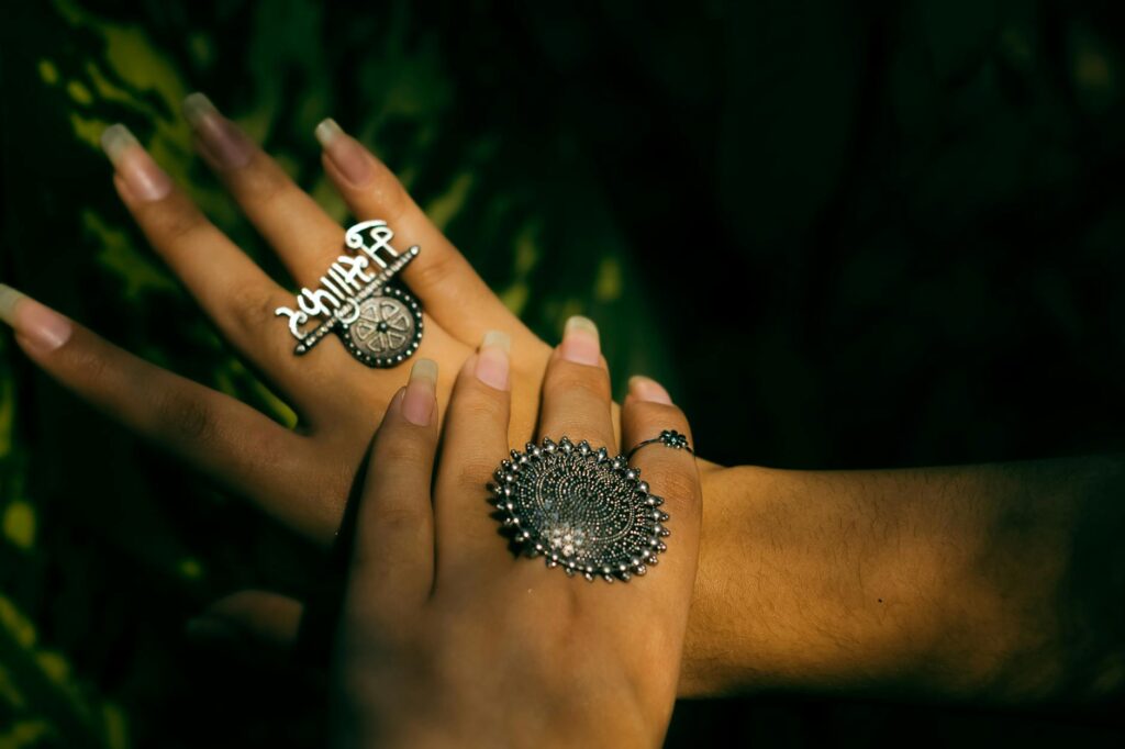 Essential Guide: Safely Remove Tarnish from Your Silver Jewelry